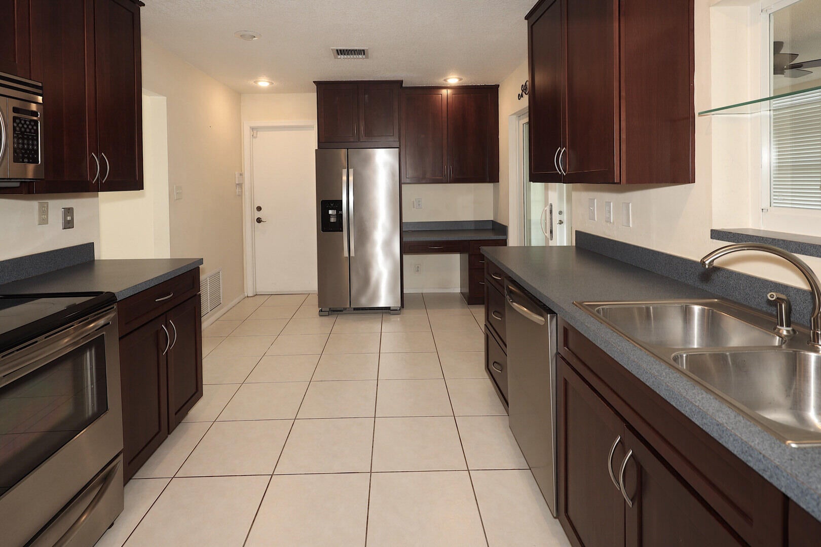 7305 NW 58TH Court
