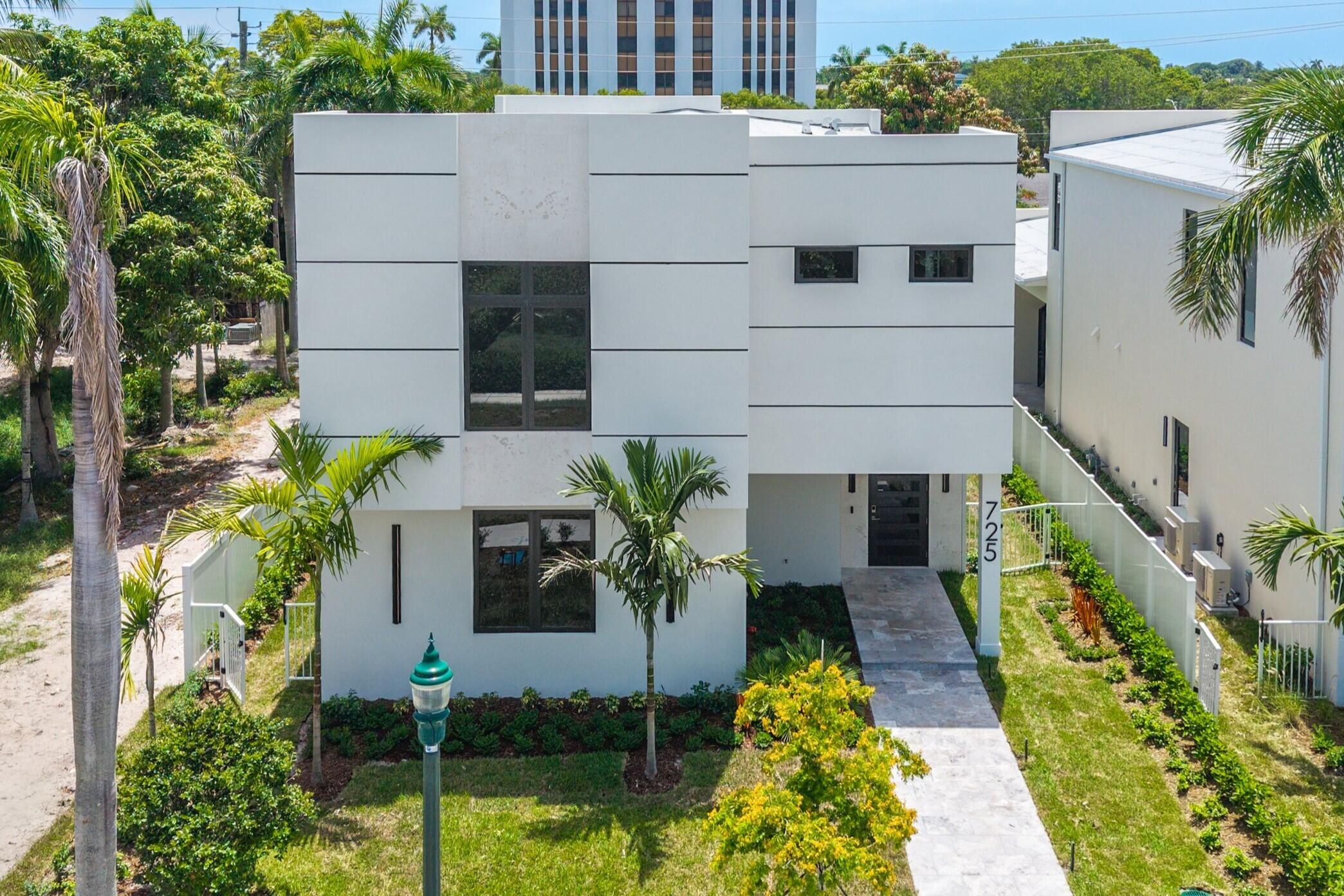 725 SE 4th Avenue, Delray Beach FL 33483