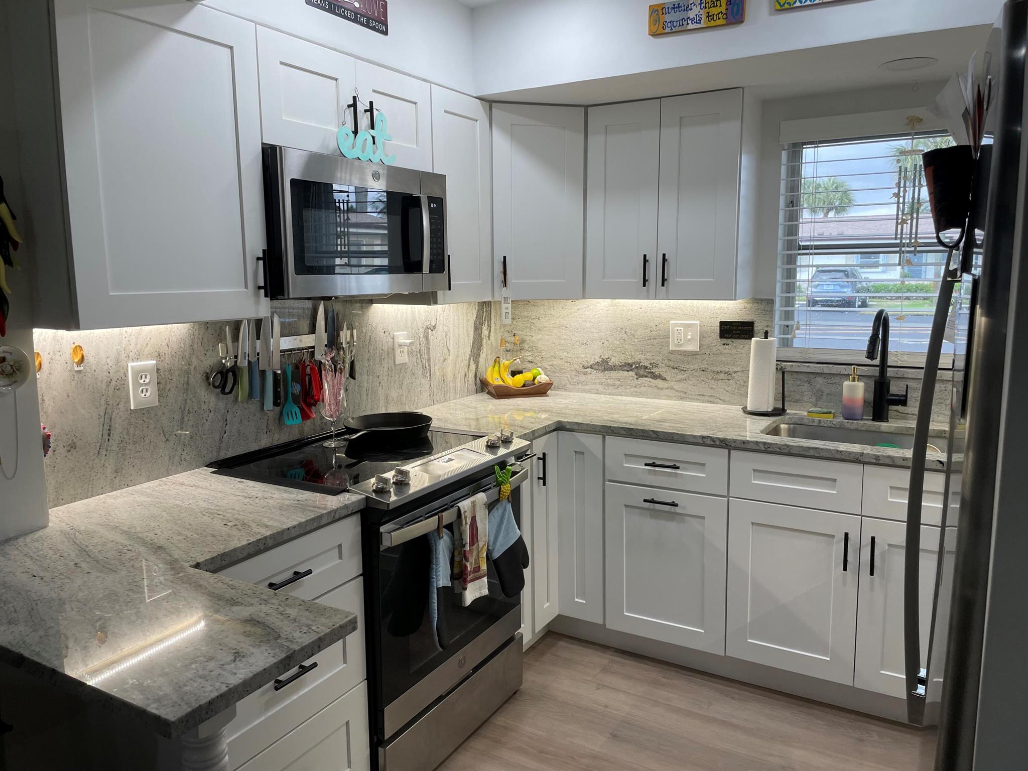 2864 Crosley Drive E A, West Palm Beach, FL, 33415/$151,900 2 2864 Crosley Drive E A