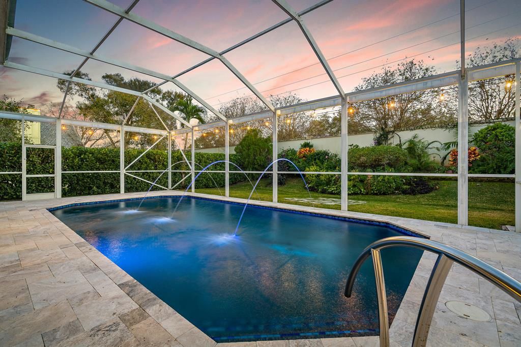 Photo of 146 Thornton Drive Dr, Palm Beach Gardens, FL 33418 (MLS # R10715417)