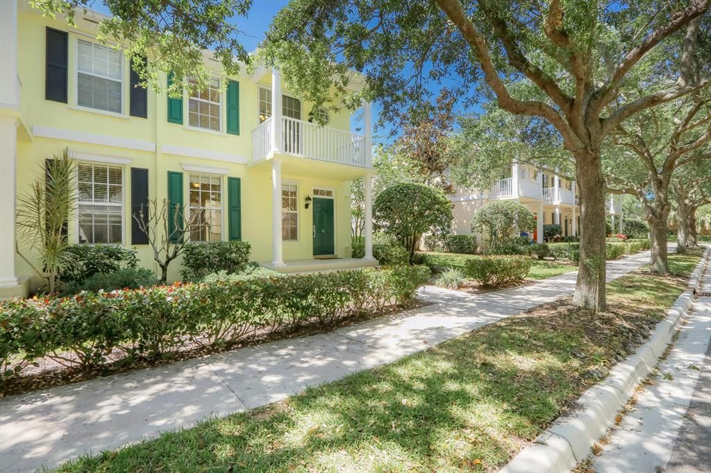 Photo of 112 Waterford Drive, Jupiter, FL 33458 (MLS # R10799394)