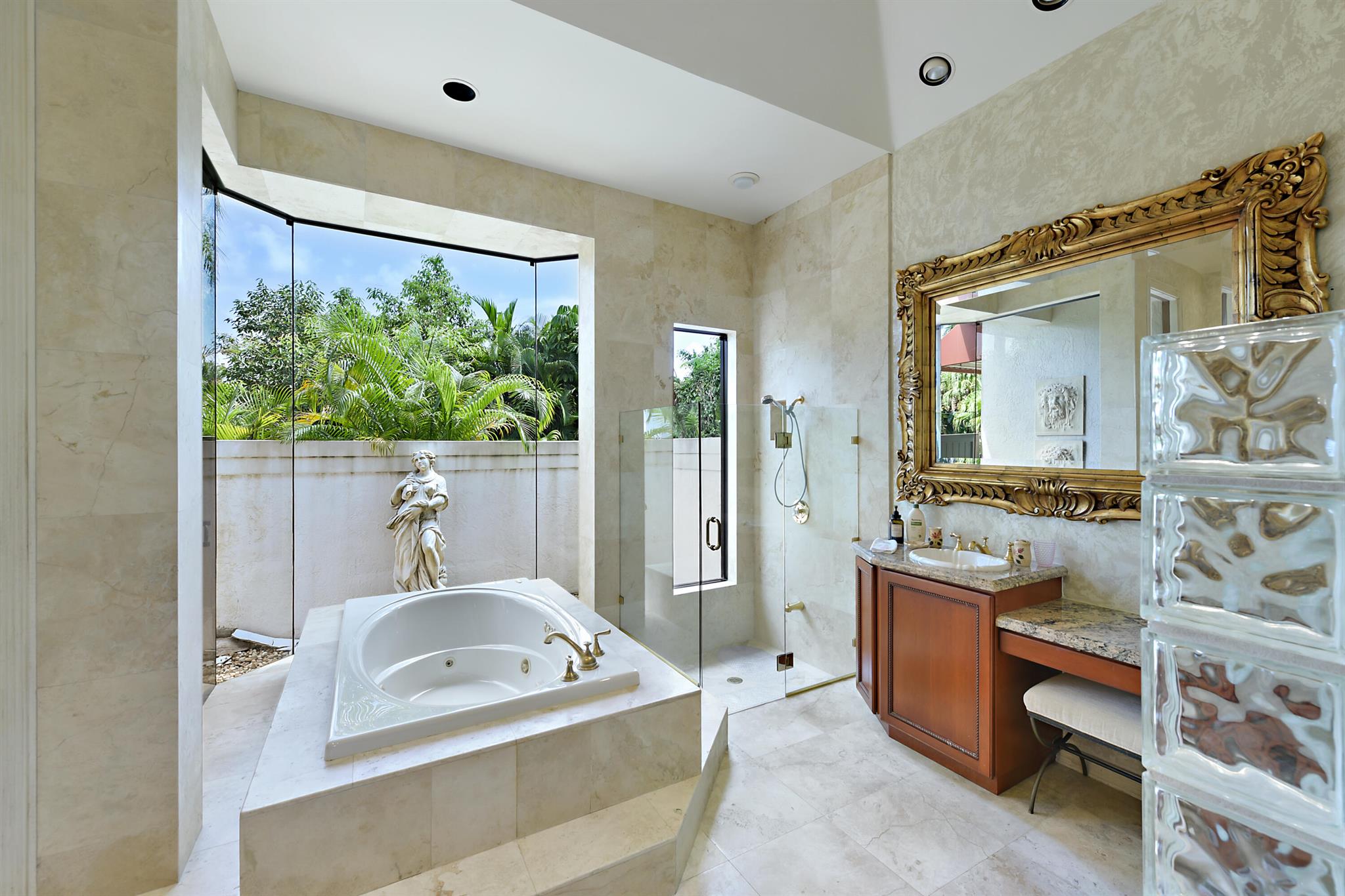 ST ANDREWS COUNTRY CLUB - Residential