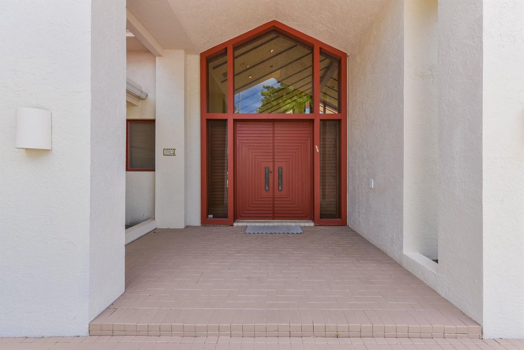 Photo of 6923 Queenferry Circle, Boca Raton, FL 33496 (MLS # R11110479)