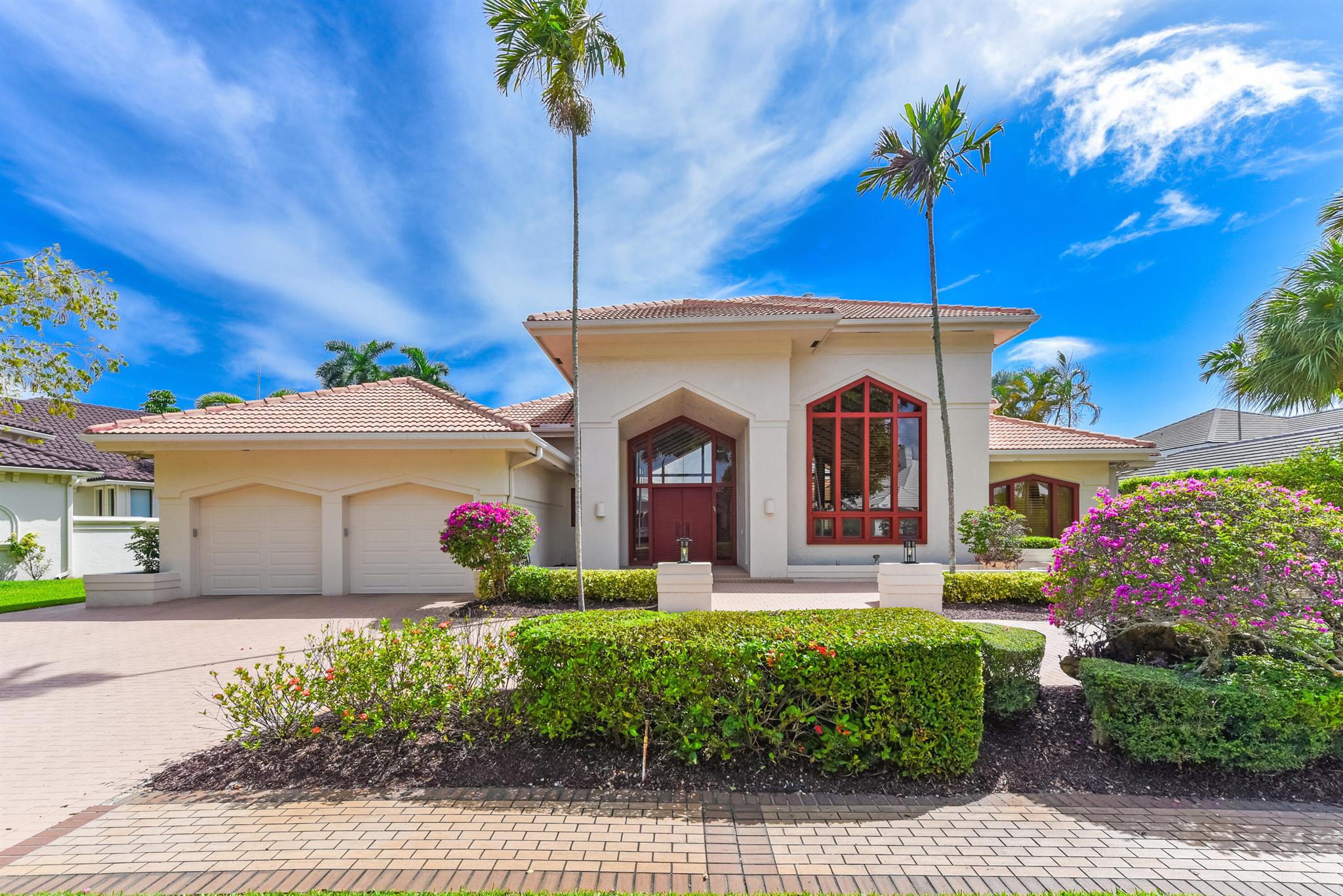 Incredible one story, 4 bedroom, 4.1 bathroom estate located on a stunning, private lakefront homesite. An open great room concept with large kitchen that opens to screened in loggia overlooking open pool, all with panoramic lake view. Primary suite with views of pool and lake has three walk in closets. Large paneled office/club room has full bath and closet that can be used as an additional bedroom. Two large en suite guest bedrooms and an office on the other side of house. Two car plus golf cart garage and circular driveway complete this estate.