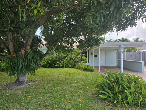 Photo of 5631 NE 5th Terrace, Oakland Park, FL 33334 (MLS # B26041433)