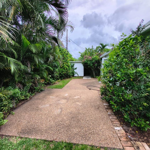 Tiny photo for 5631 NE 5th Terrace, Oakland Park, FL 33334 (MLS # B26041433)