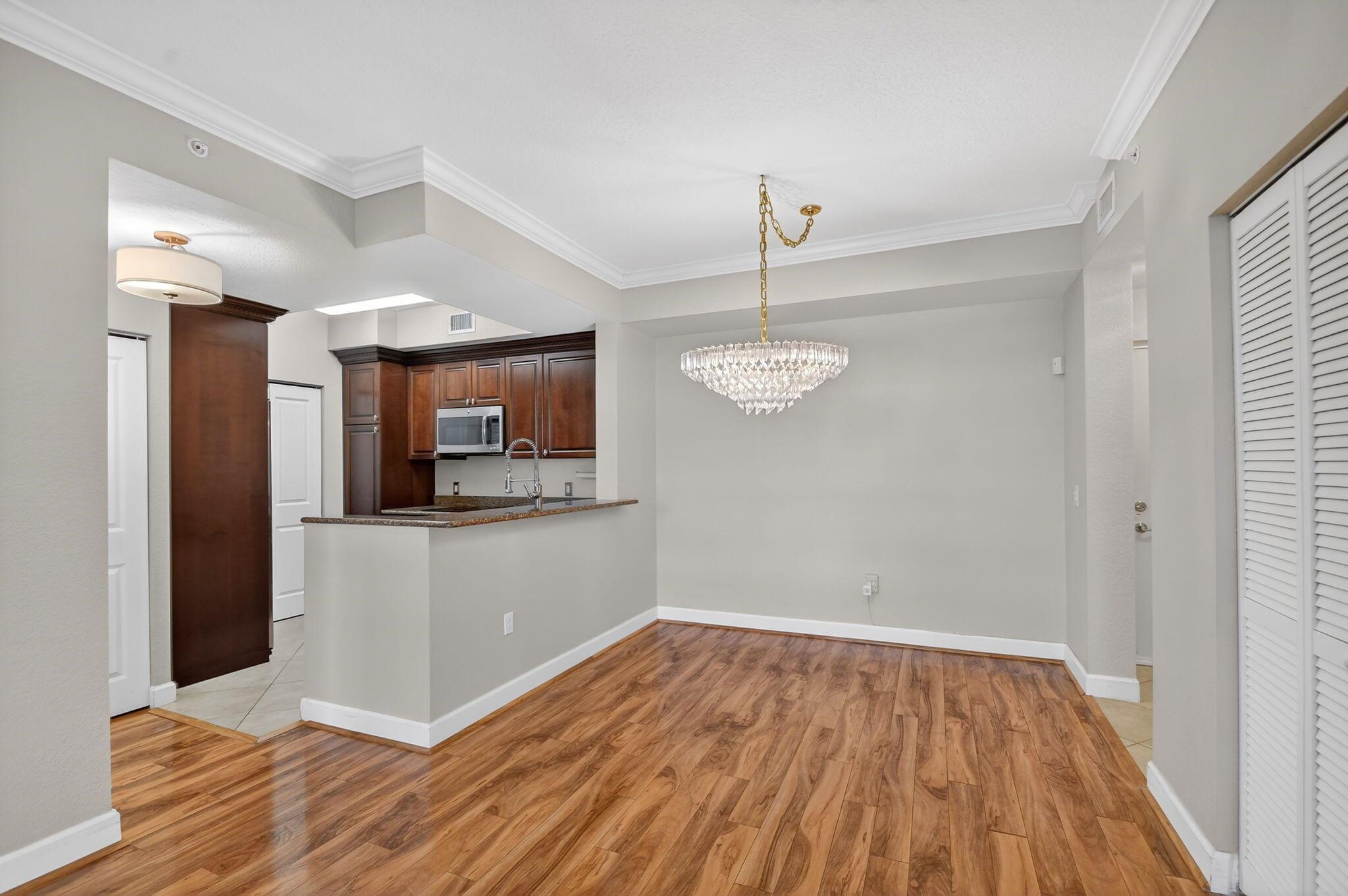 VIZCAYA LAKES CONDO - Residential