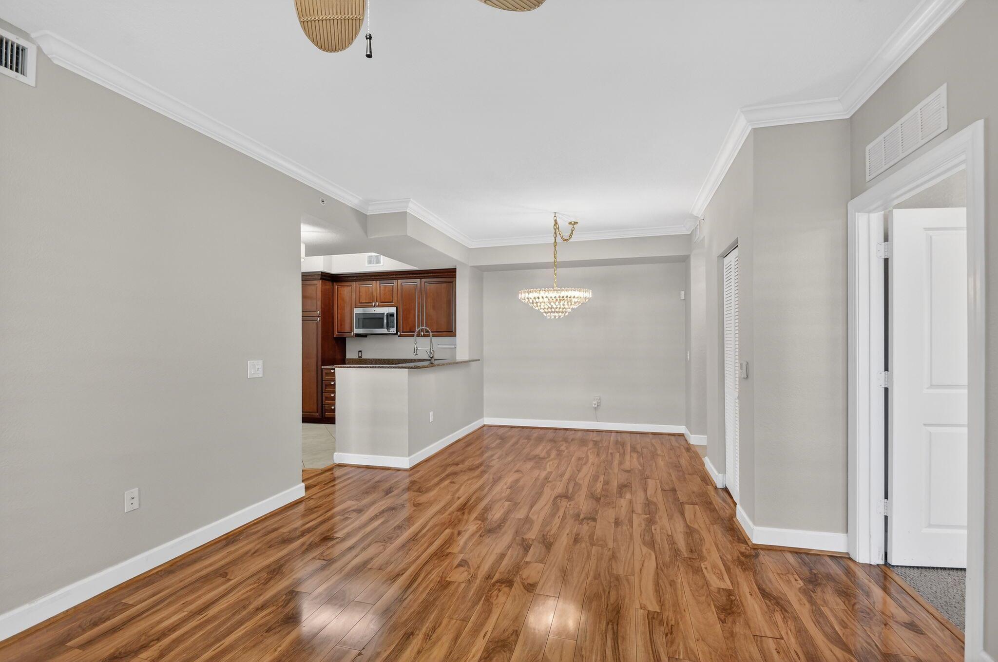 VIZCAYA LAKES CONDO - Residential