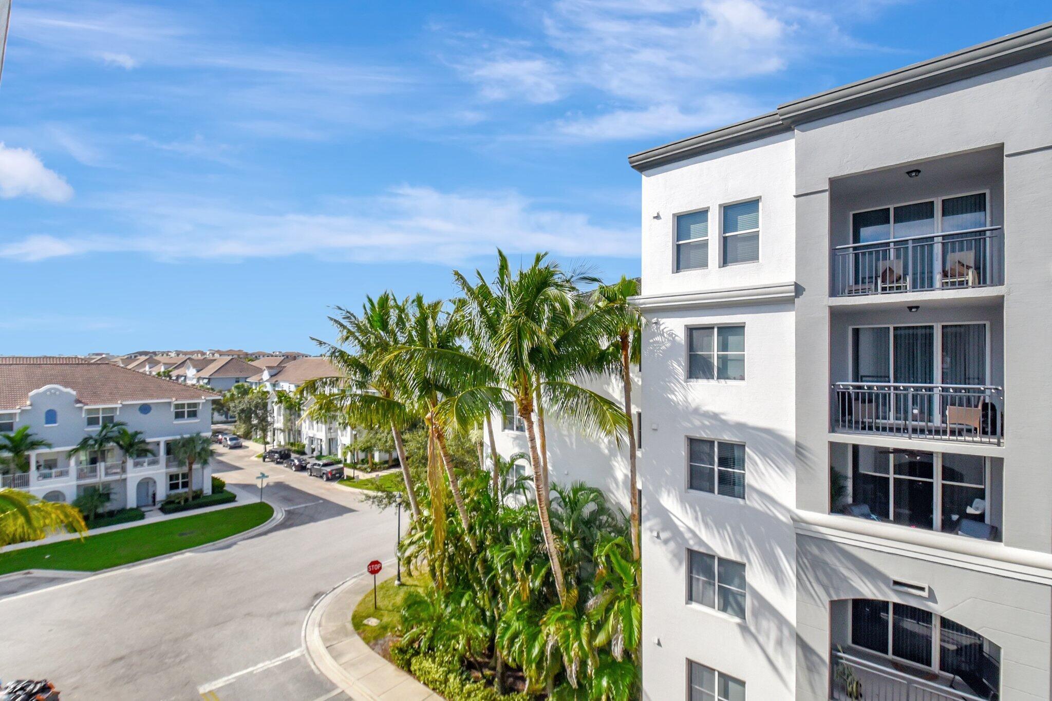 VIZCAYA LAKES CONDO - Residential