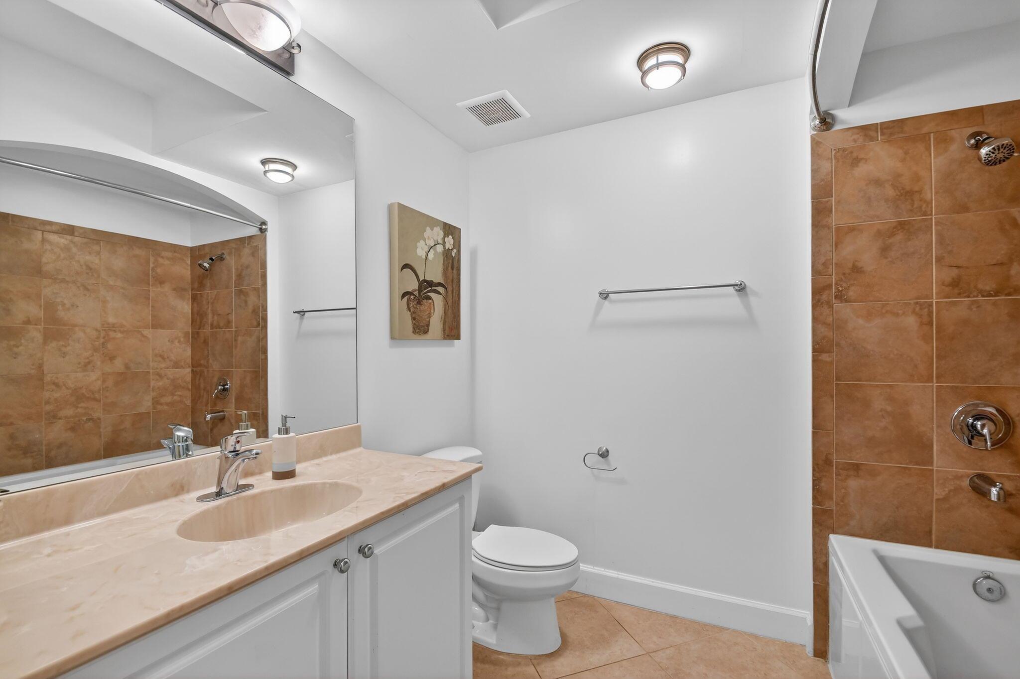 VIZCAYA LAKES CONDO - Residential