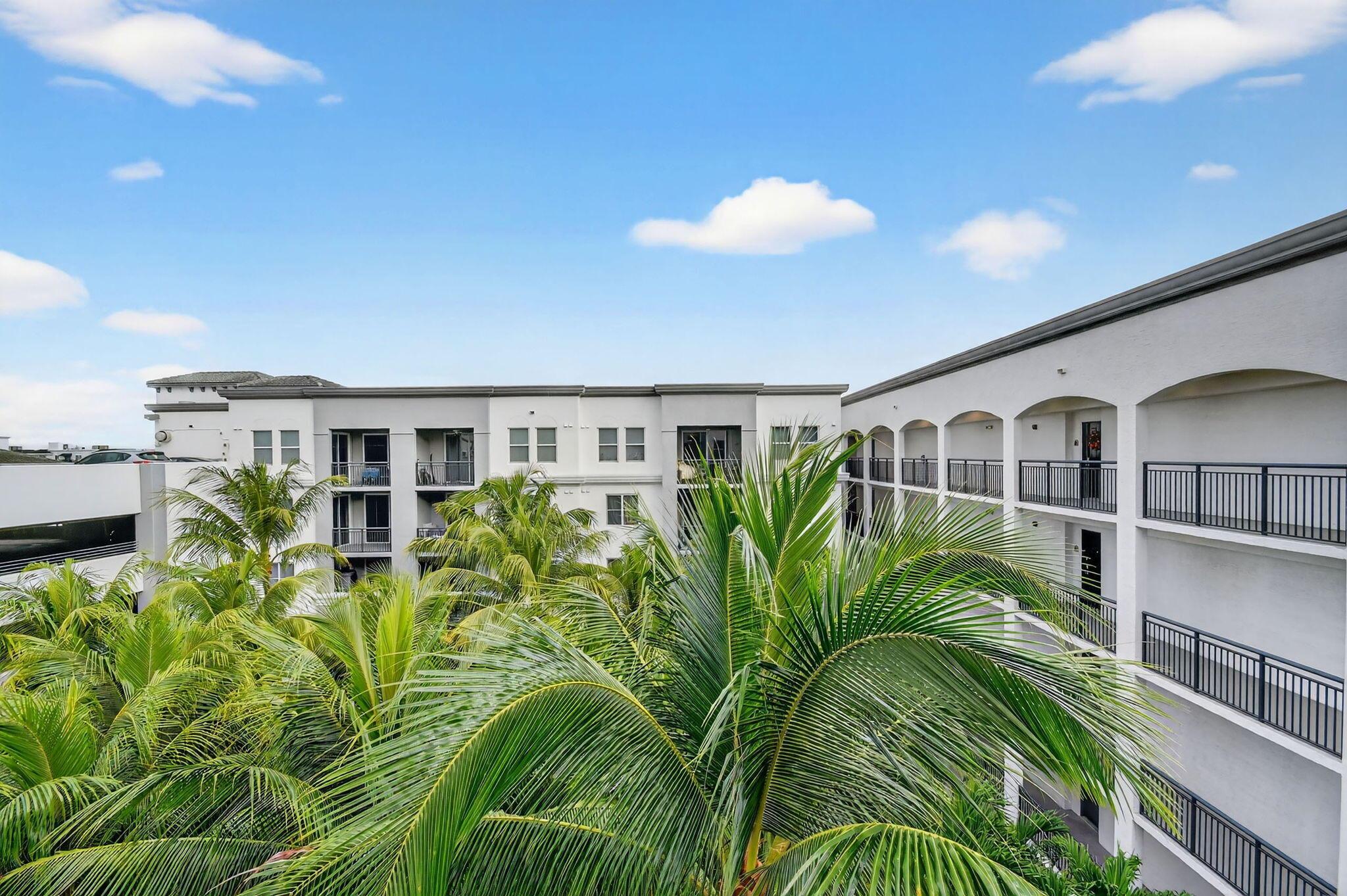 VIZCAYA LAKES CONDO - Residential