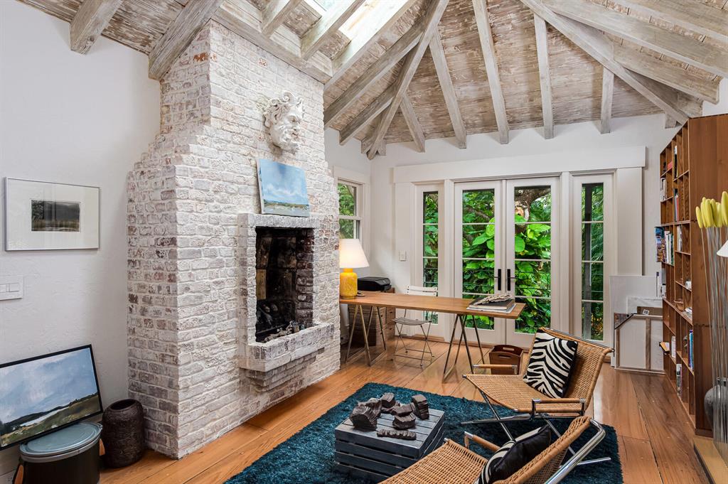 PLAZA PL - Residential