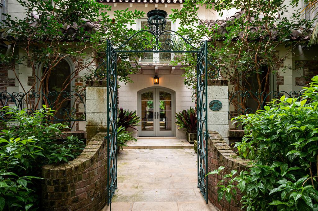 PLAZA PL - Residential