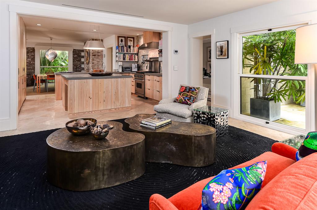 PLAZA PL - Residential