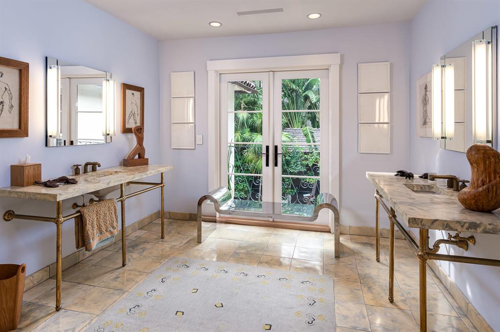 PLAZA PL - Residential