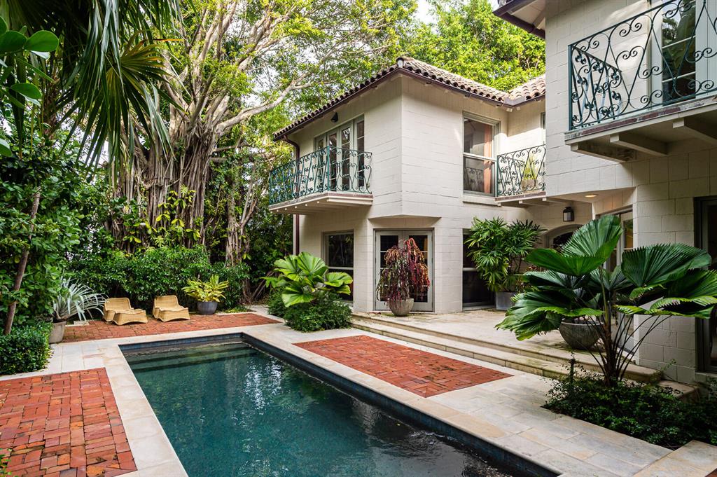 PLAZA PL - Residential