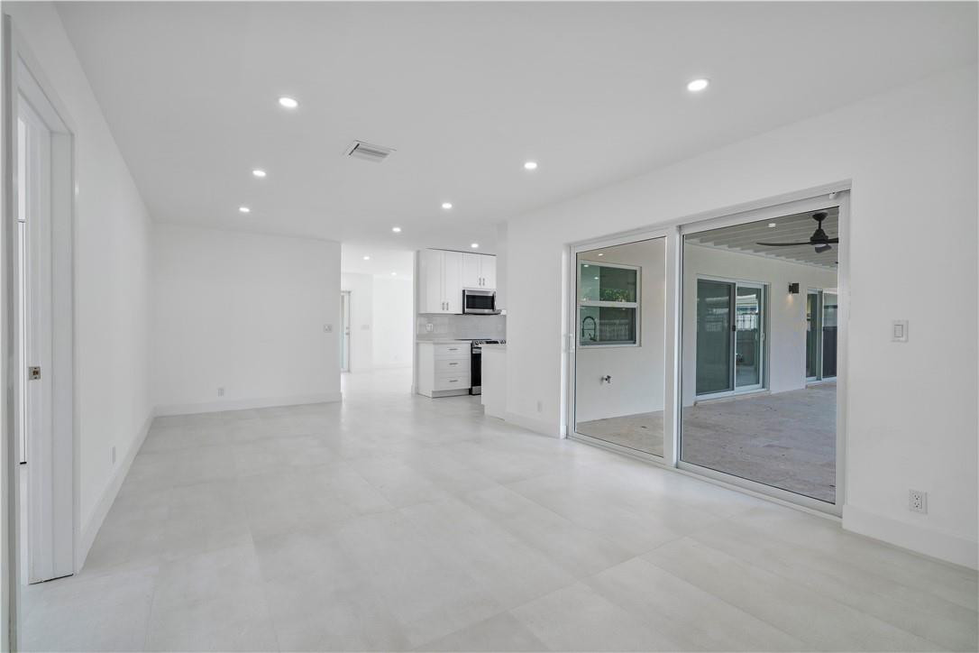 Imperial Point 3rd Sec 55 - Residential