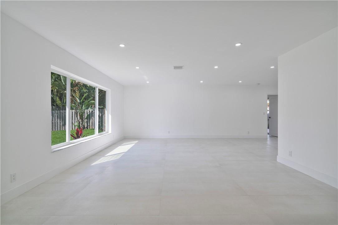 Imperial Point 3rd Sec 55 - Residential