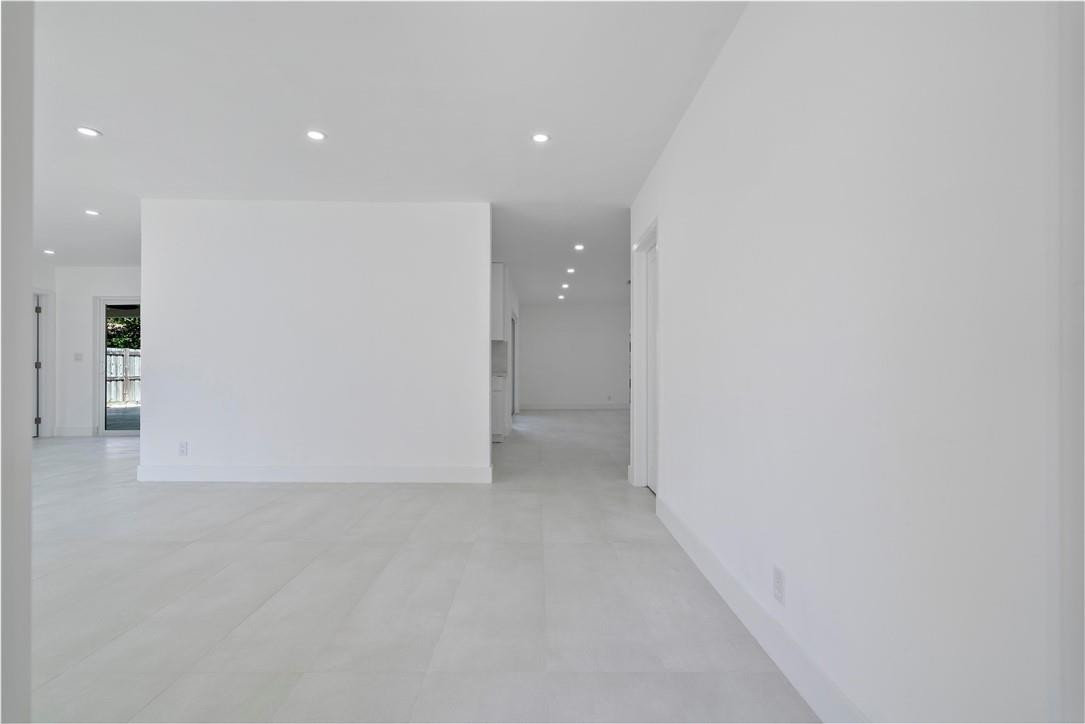 Imperial Point 3rd Sec 55 - Residential