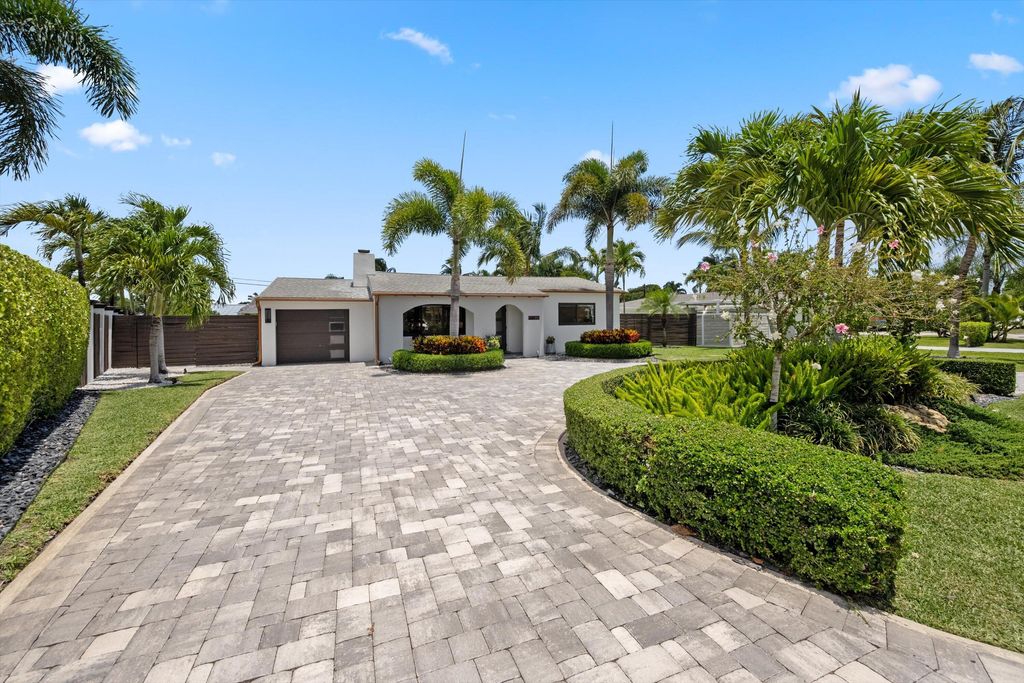 Photo of 115 Highland Lane, Delray Beach, FL 33444 (MLS # B26031925)