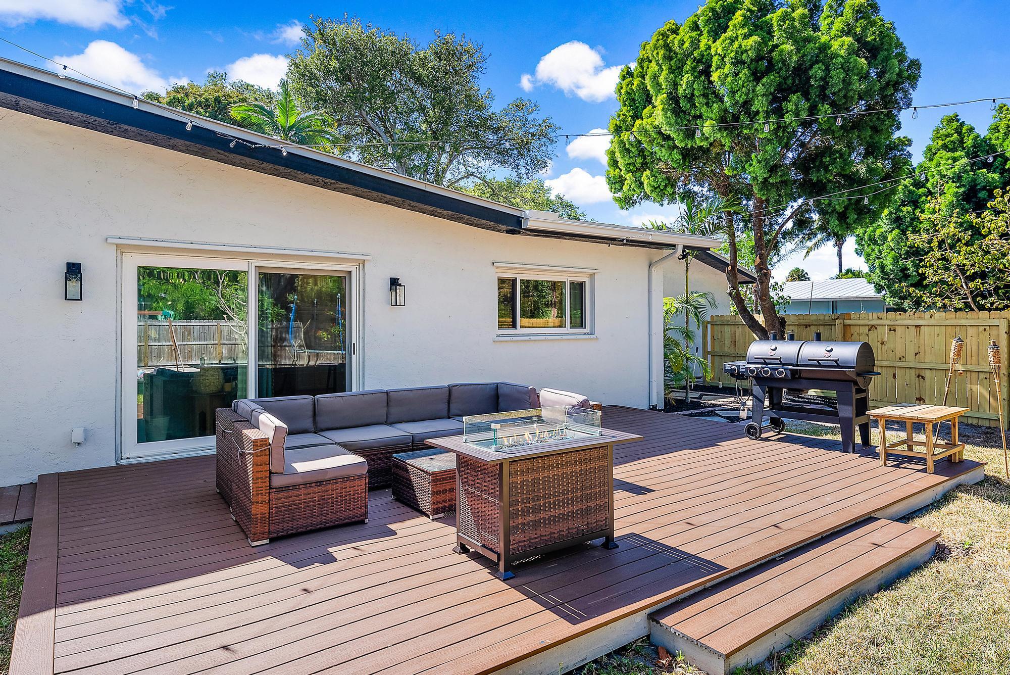 BROADWAY SECTION OF ST LUCIE ESTATES SUBDIVISION - Residential Lease