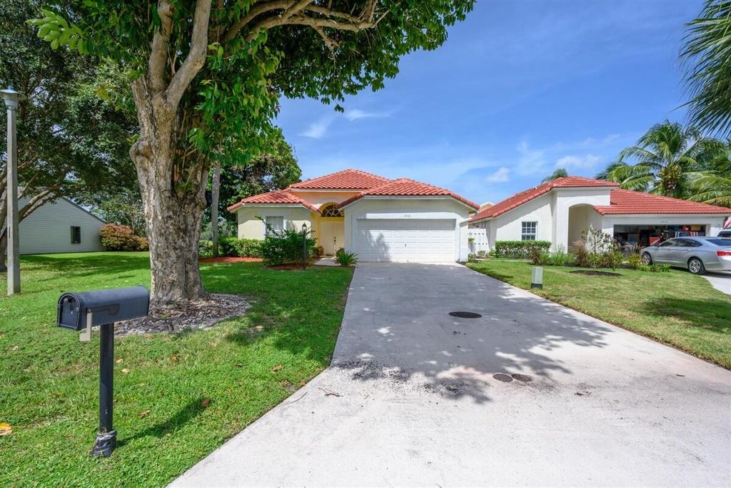 Photo of 2606 Bedford Mews Drive, Wellington, FL 33414 (MLS # B26020423)
