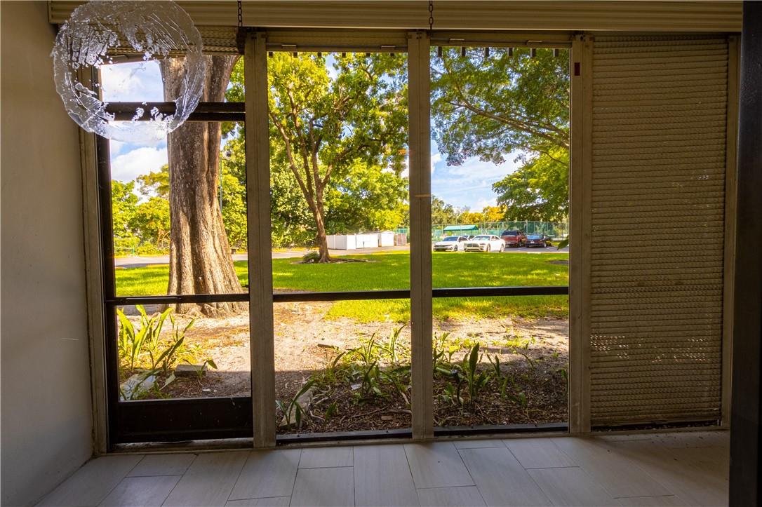 OAKLAND SHORES CONDOMINIU - Residential Lease