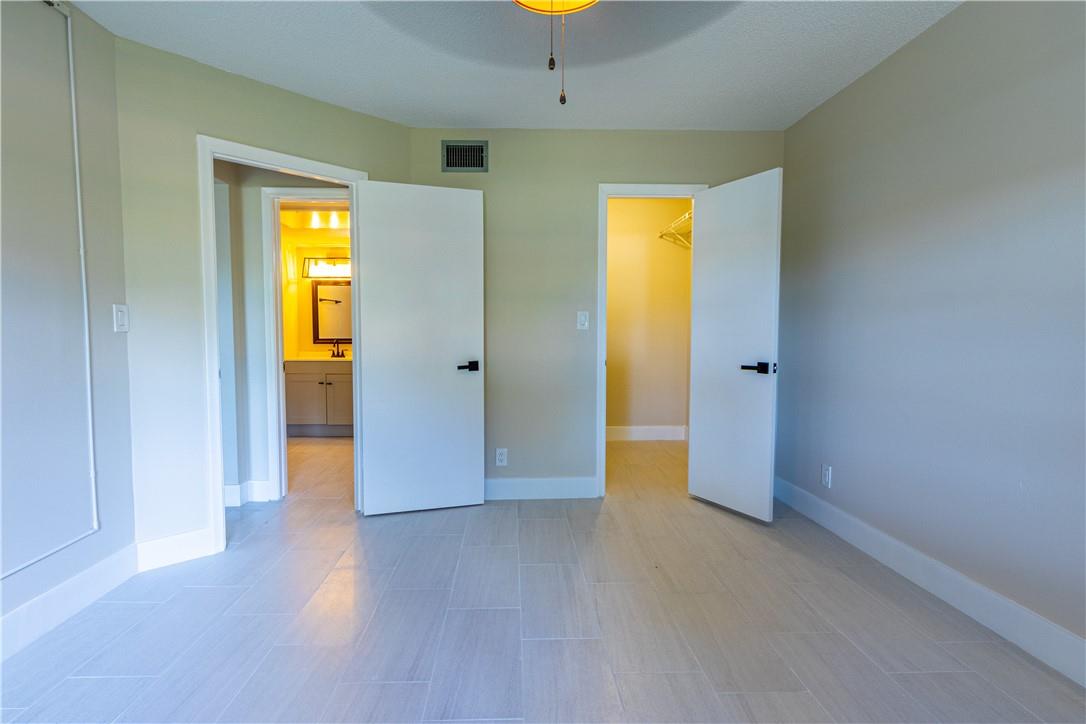 OAKLAND SHORES CONDOMINIU - Residential Lease