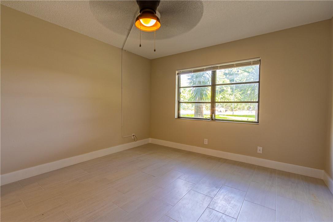 OAKLAND SHORES CONDOMINIU - Residential Lease