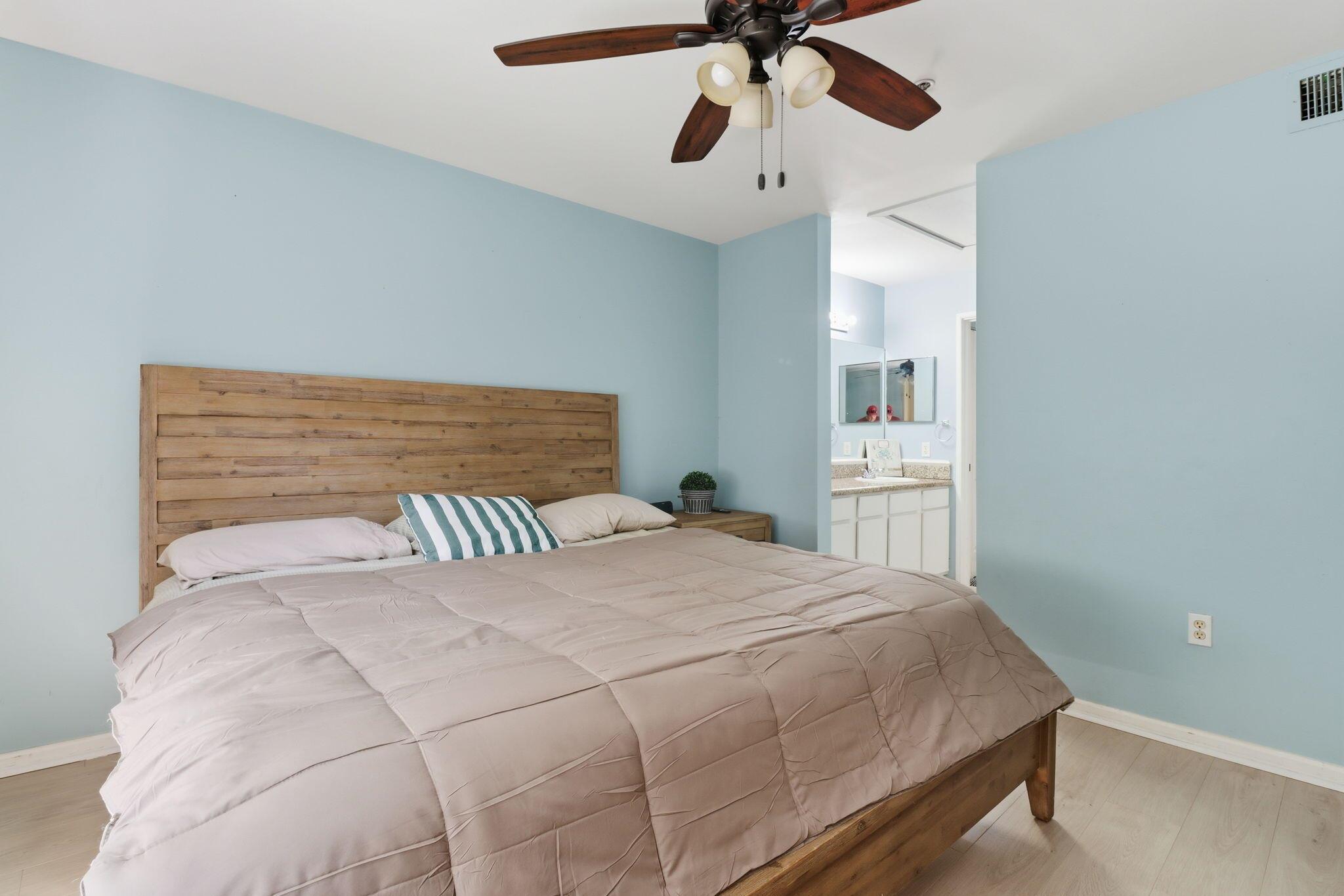 HYPOLUXOS MARINERS CAY CO - Residential Lease