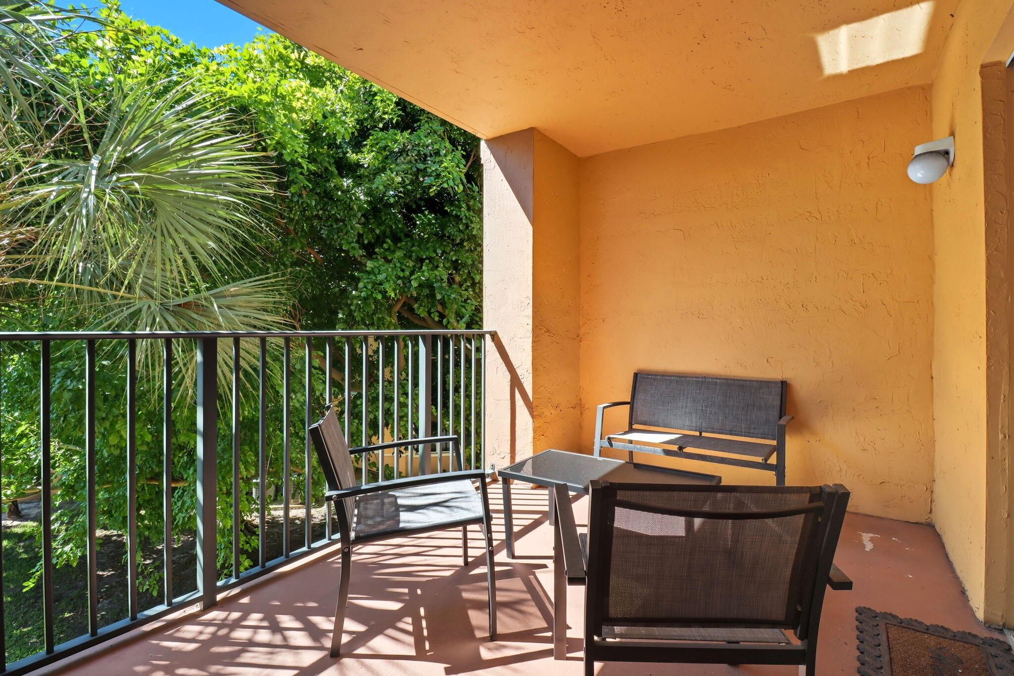 HYPOLUXOS MARINERS CAY CO - Residential Lease
