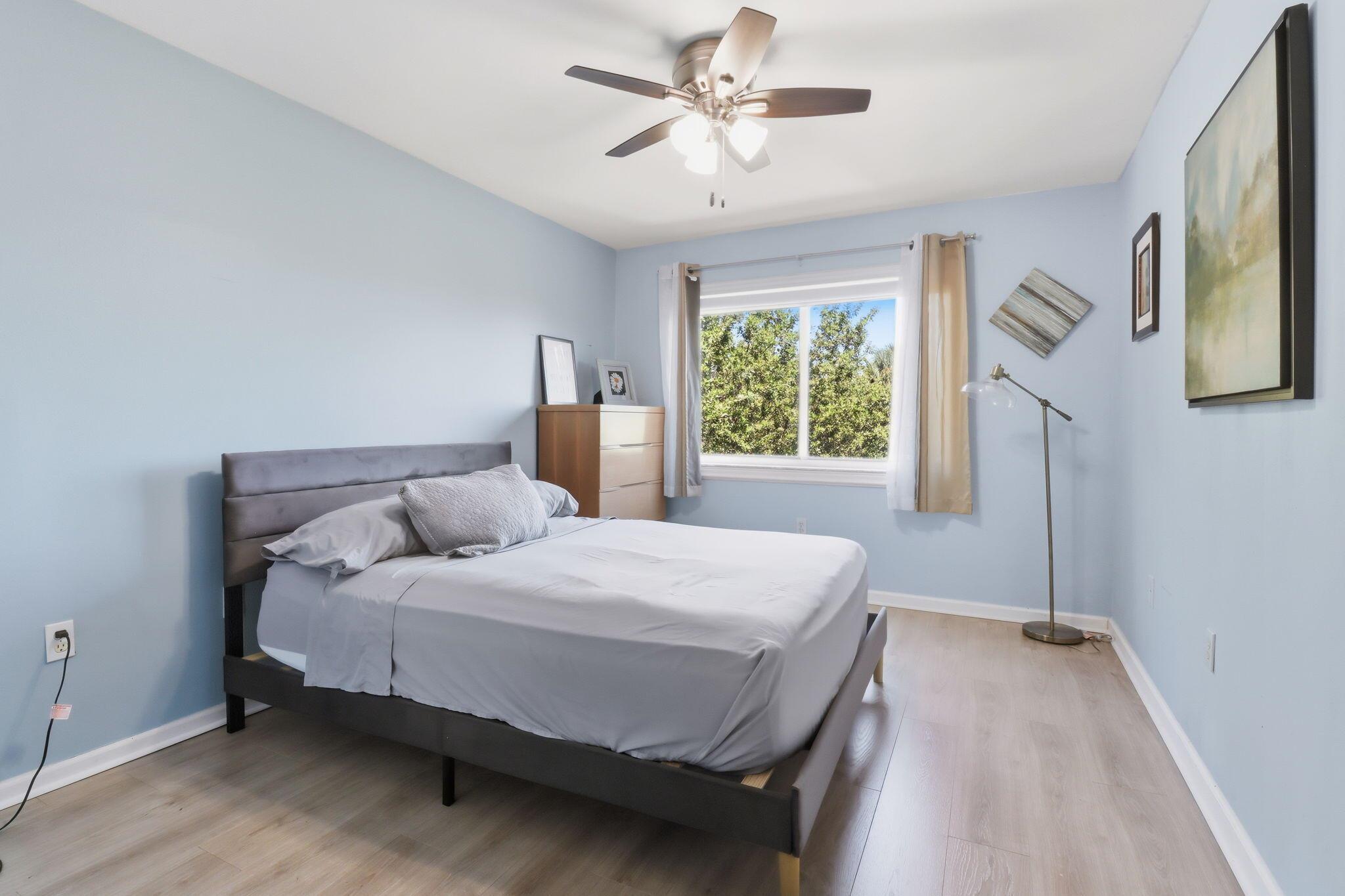 HYPOLUXOS MARINERS CAY CO - Residential Lease