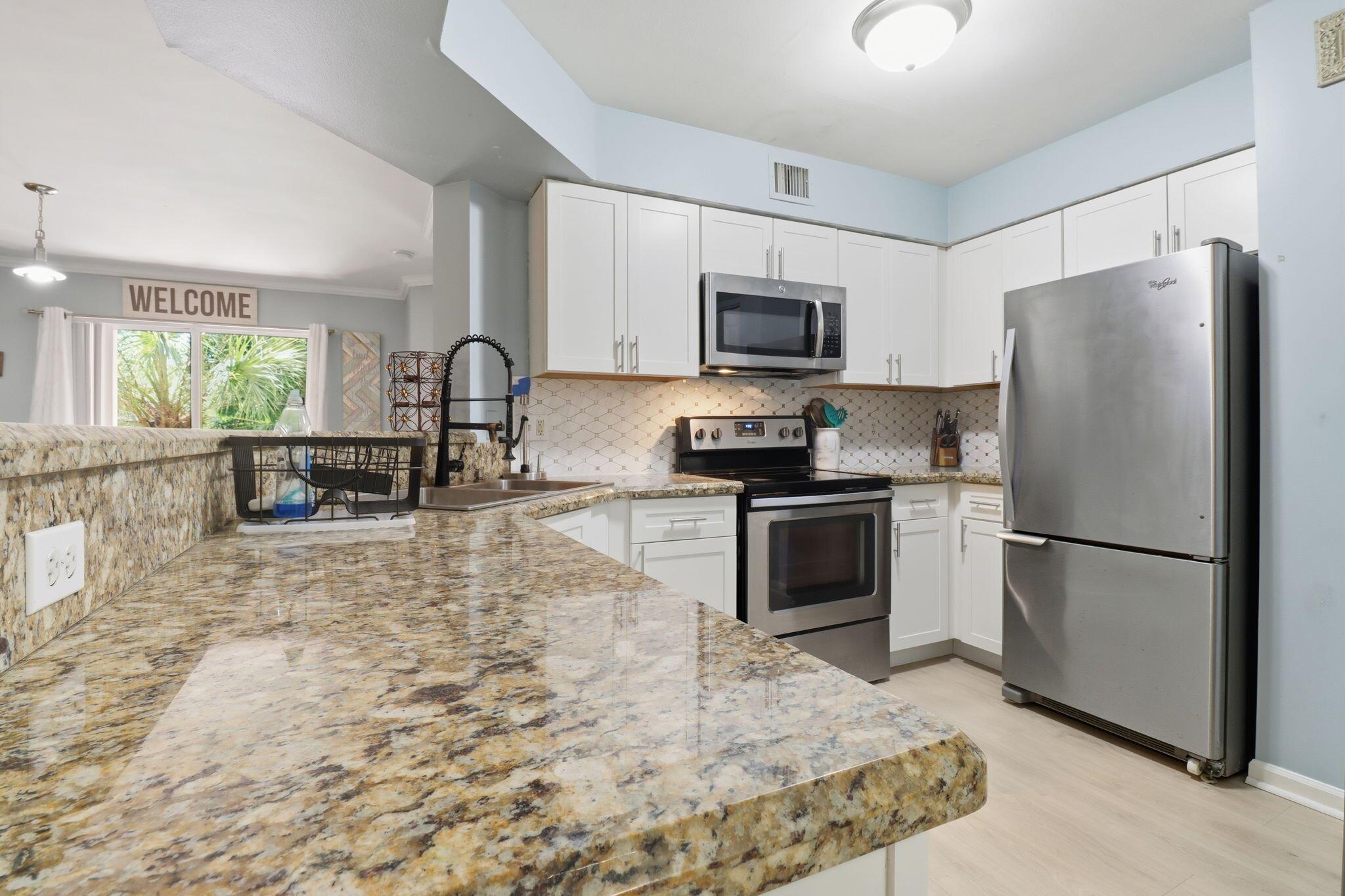 HYPOLUXOS MARINERS CAY CO - Residential Lease