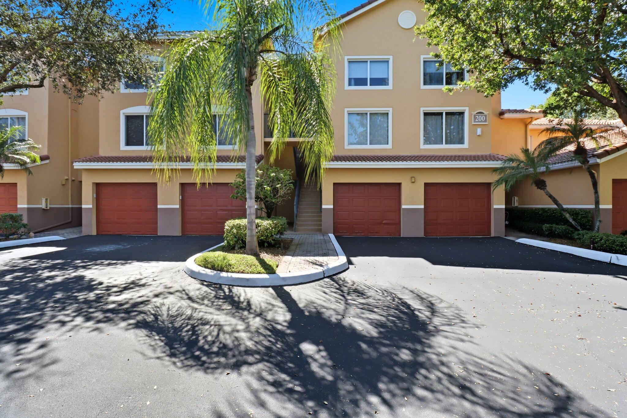 HYPOLUXOS MARINERS CAY CO - Residential Lease