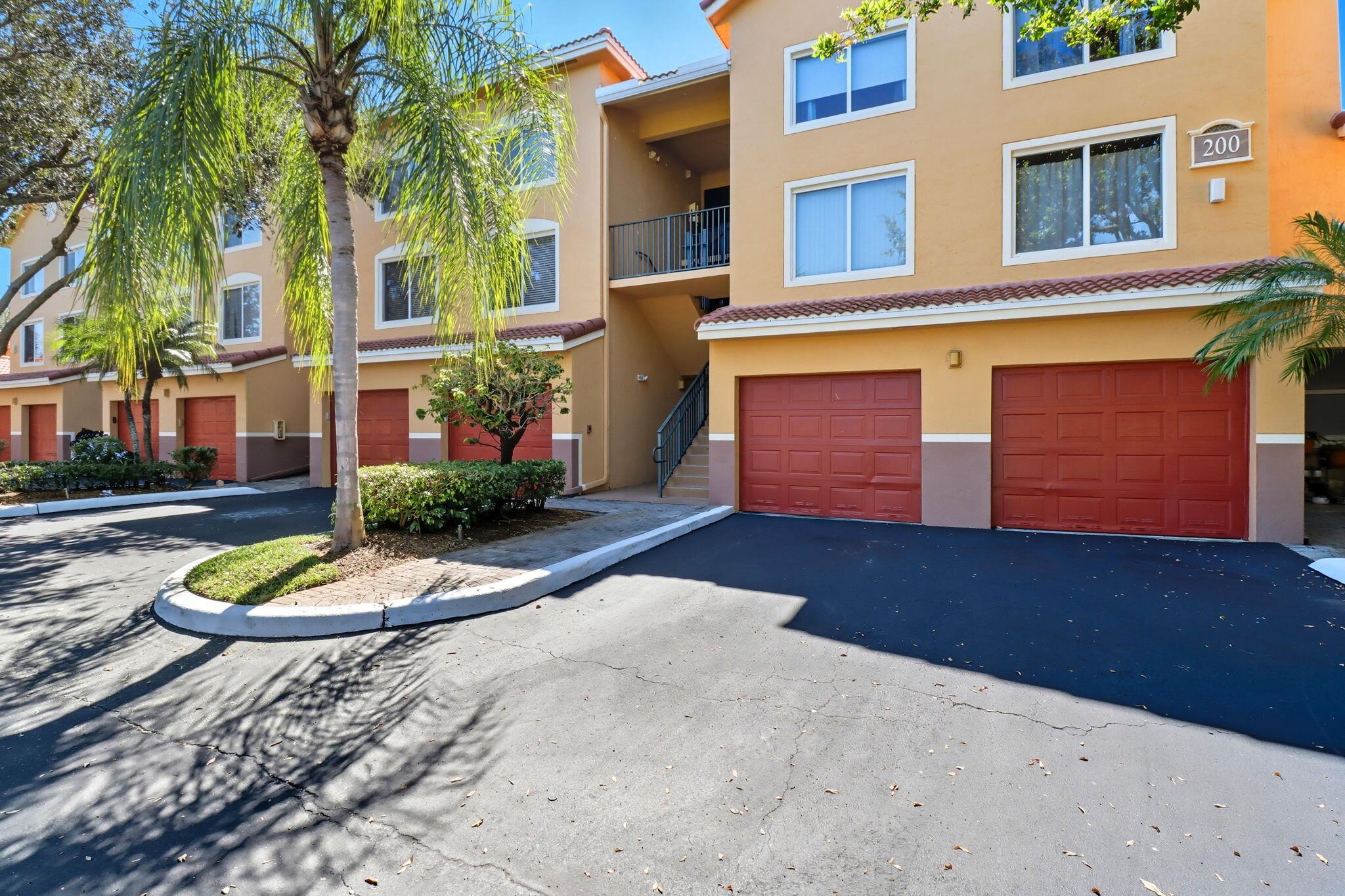 HYPOLUXOS MARINERS CAY CO - Residential Lease