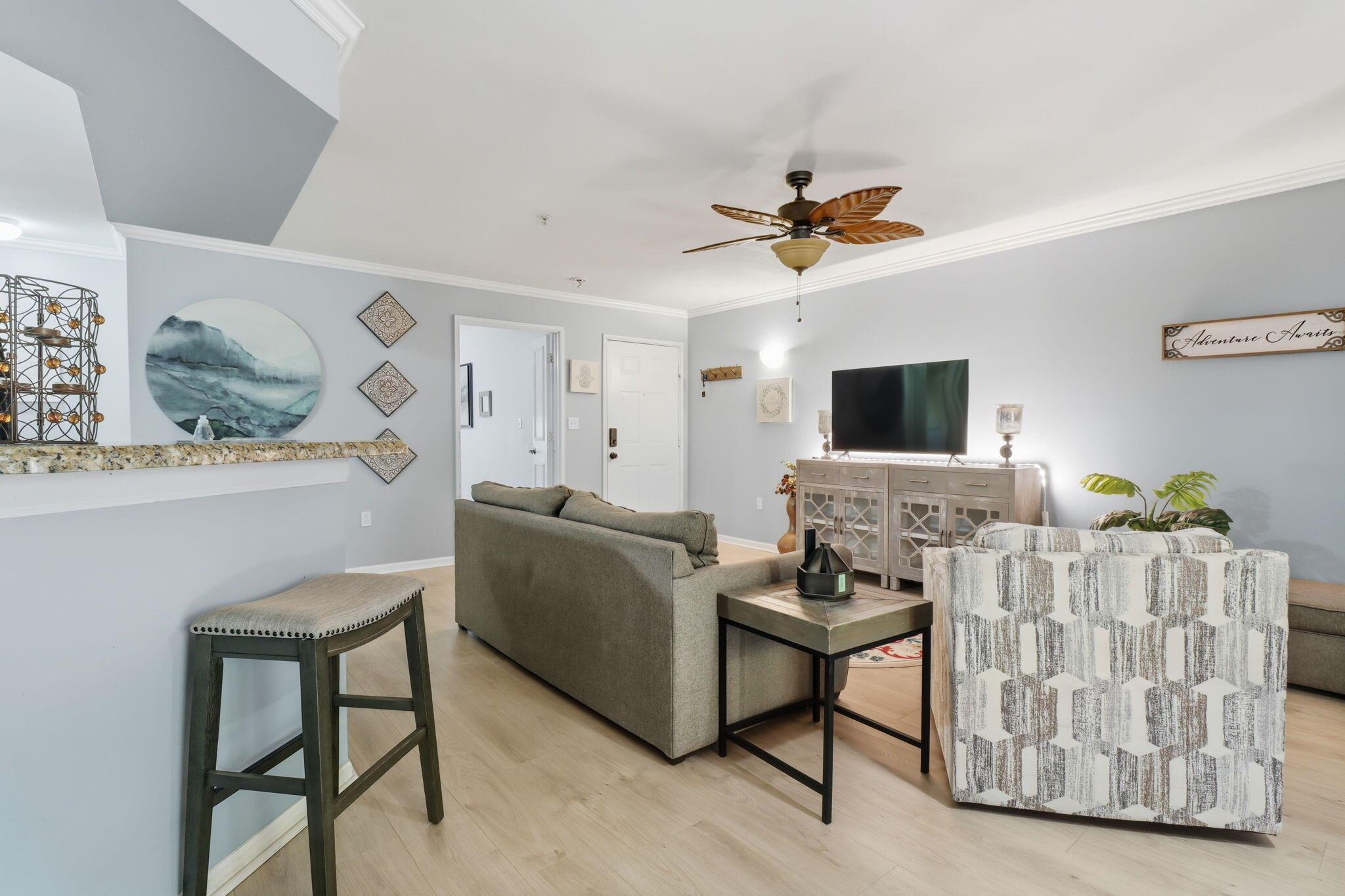 HYPOLUXOS MARINERS CAY CO - Residential Lease