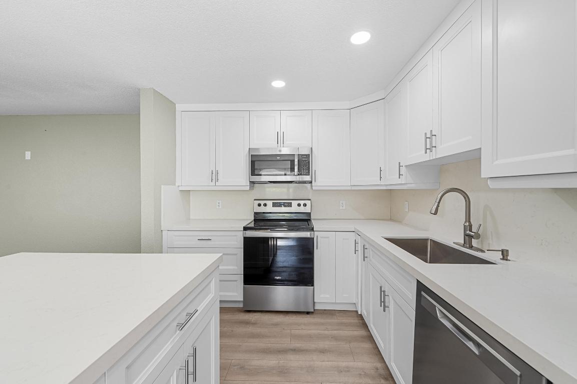 KINGS POINT - Residential