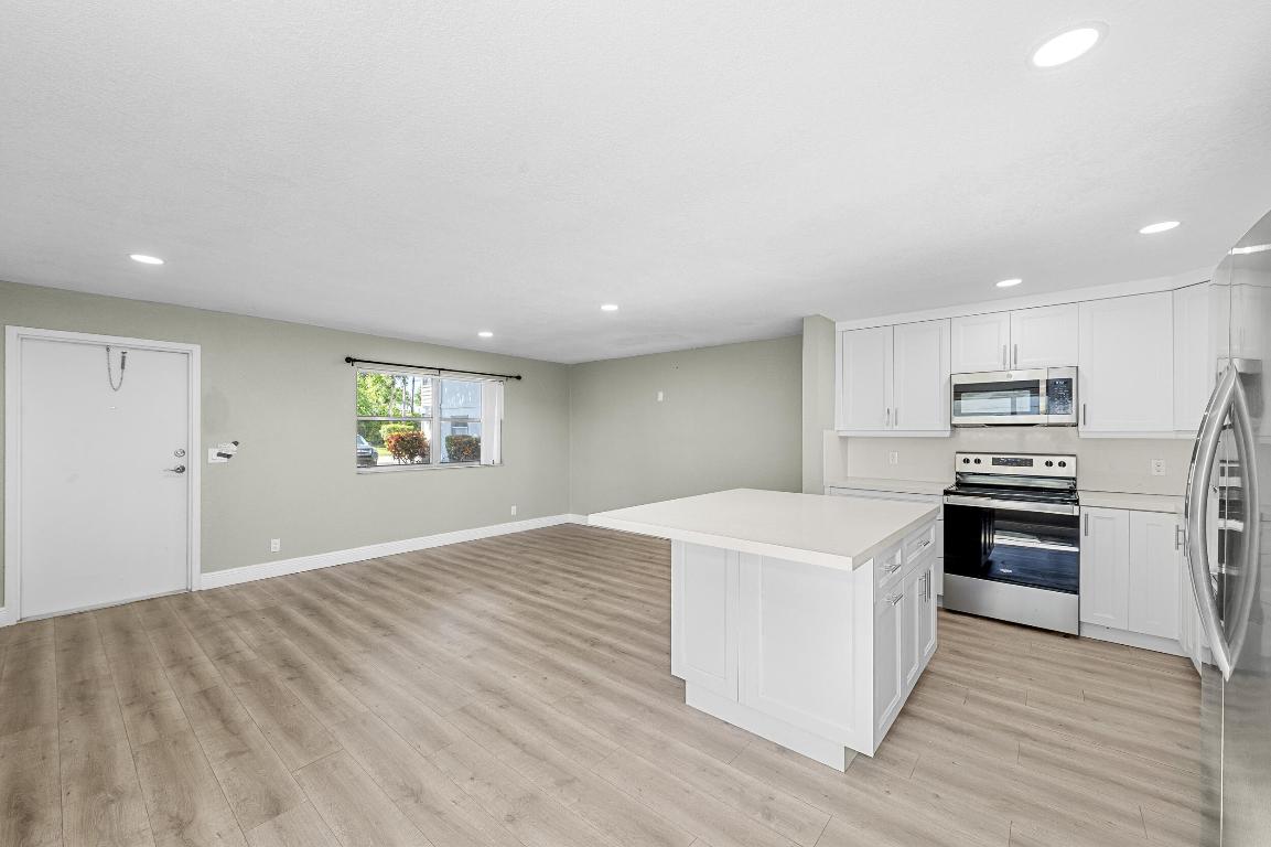 KINGS POINT - Residential