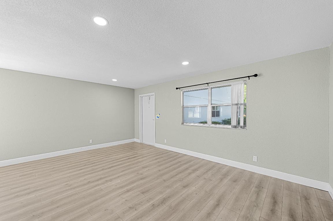 KINGS POINT - Residential