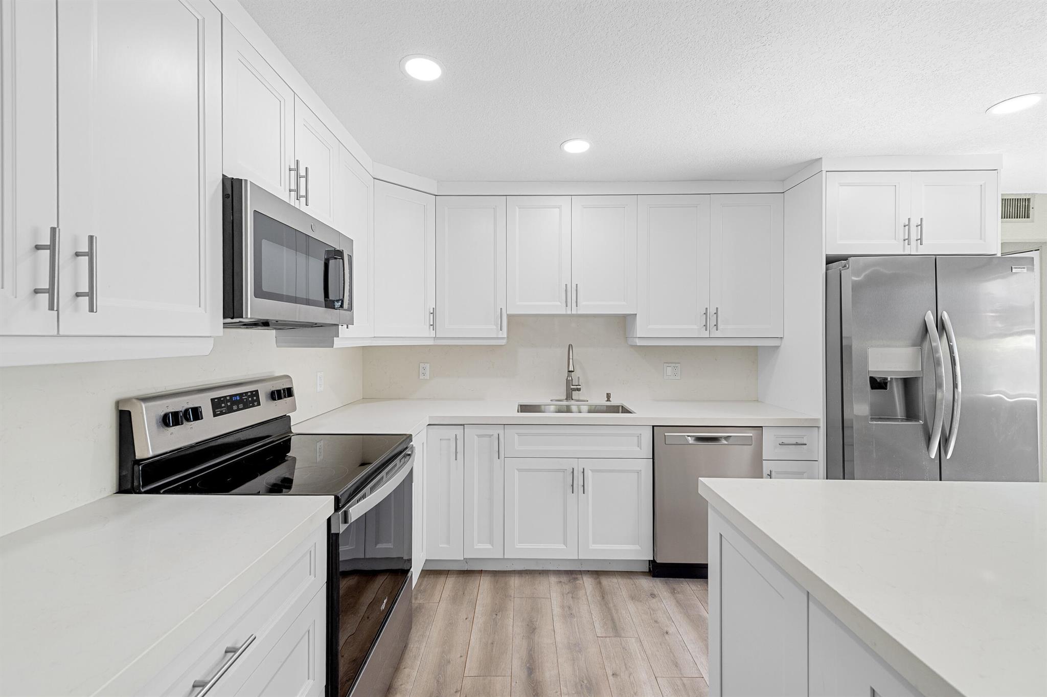 KINGS POINT - Residential