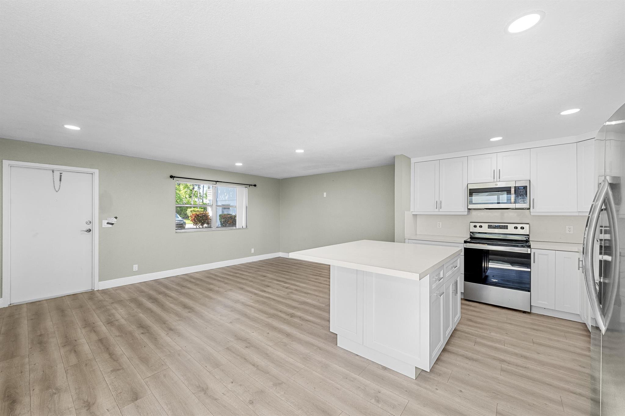 KINGS POINT - Residential