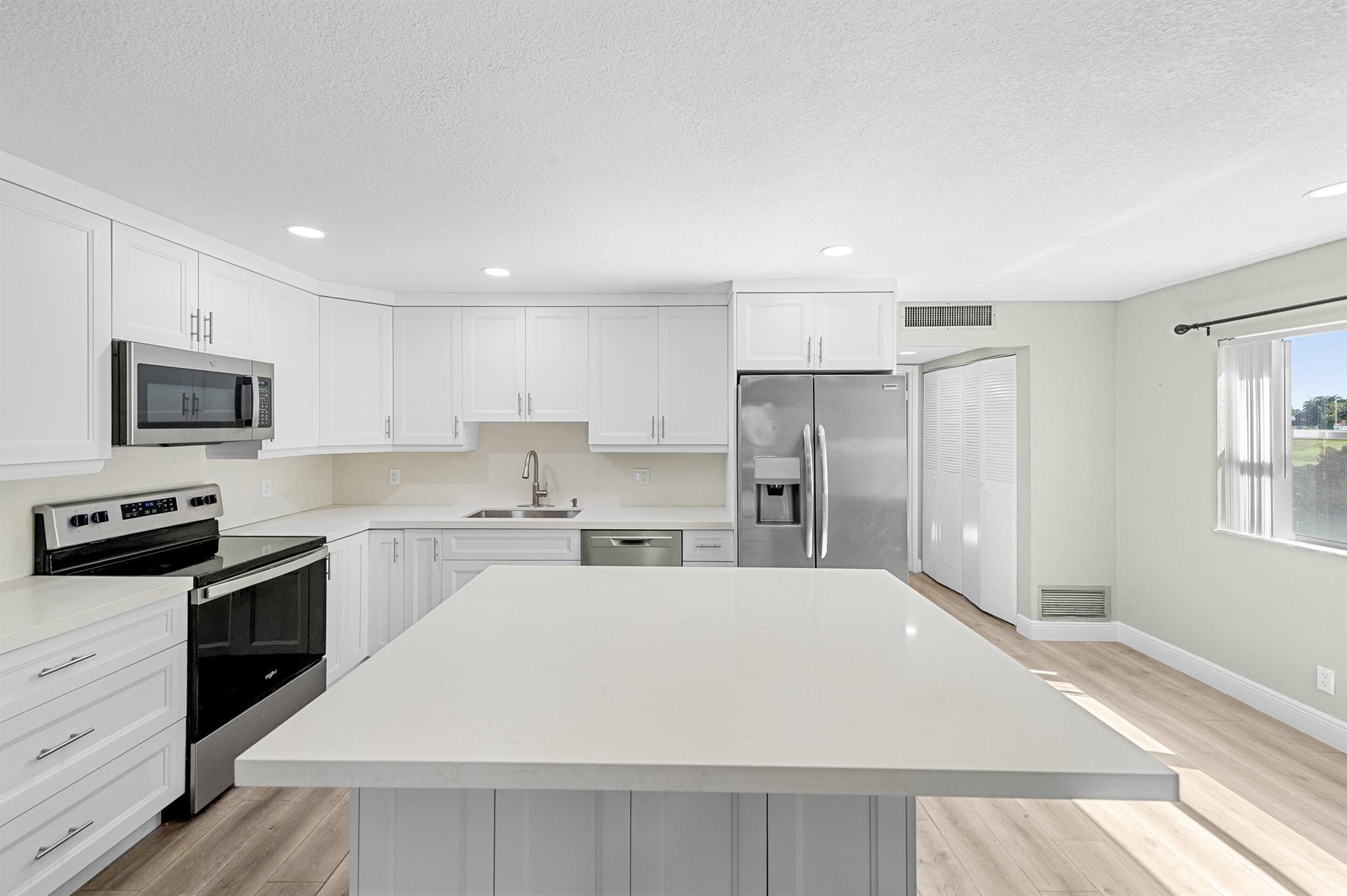 KINGS POINT - Residential