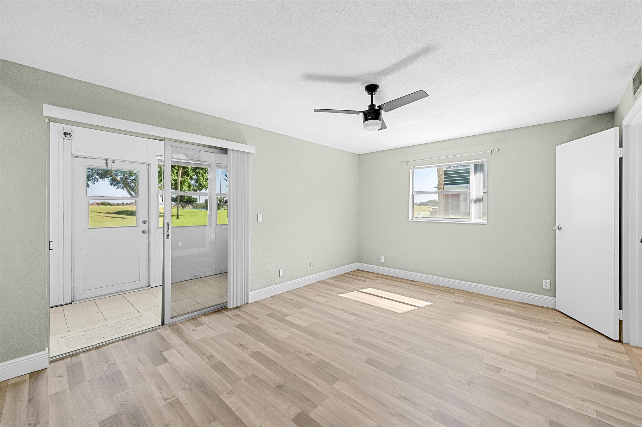 KINGS POINT - Residential