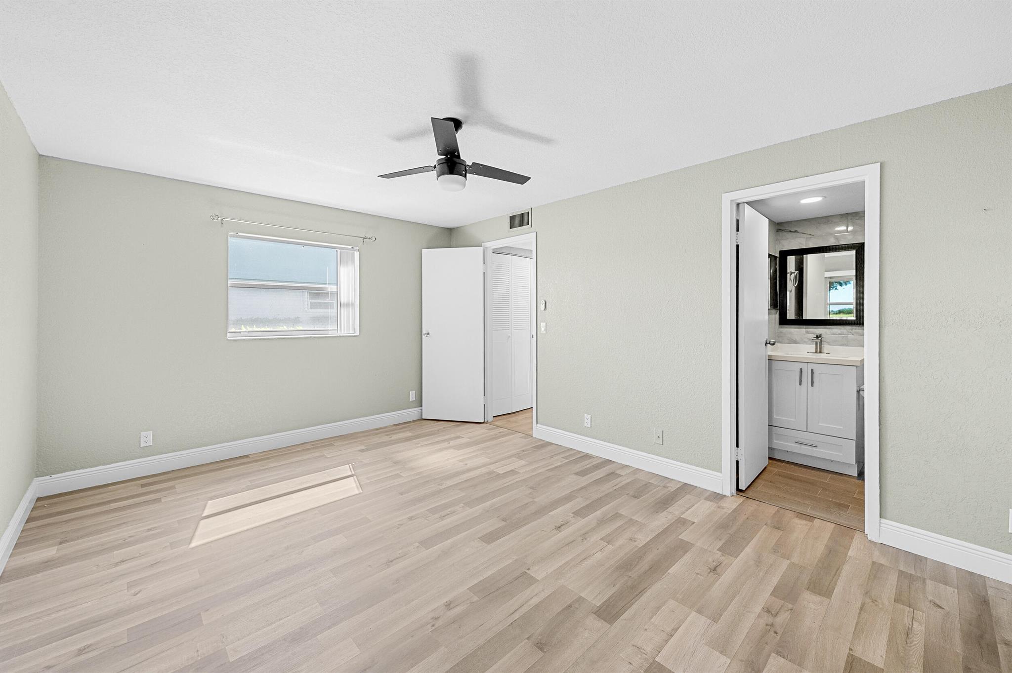 KINGS POINT - Residential