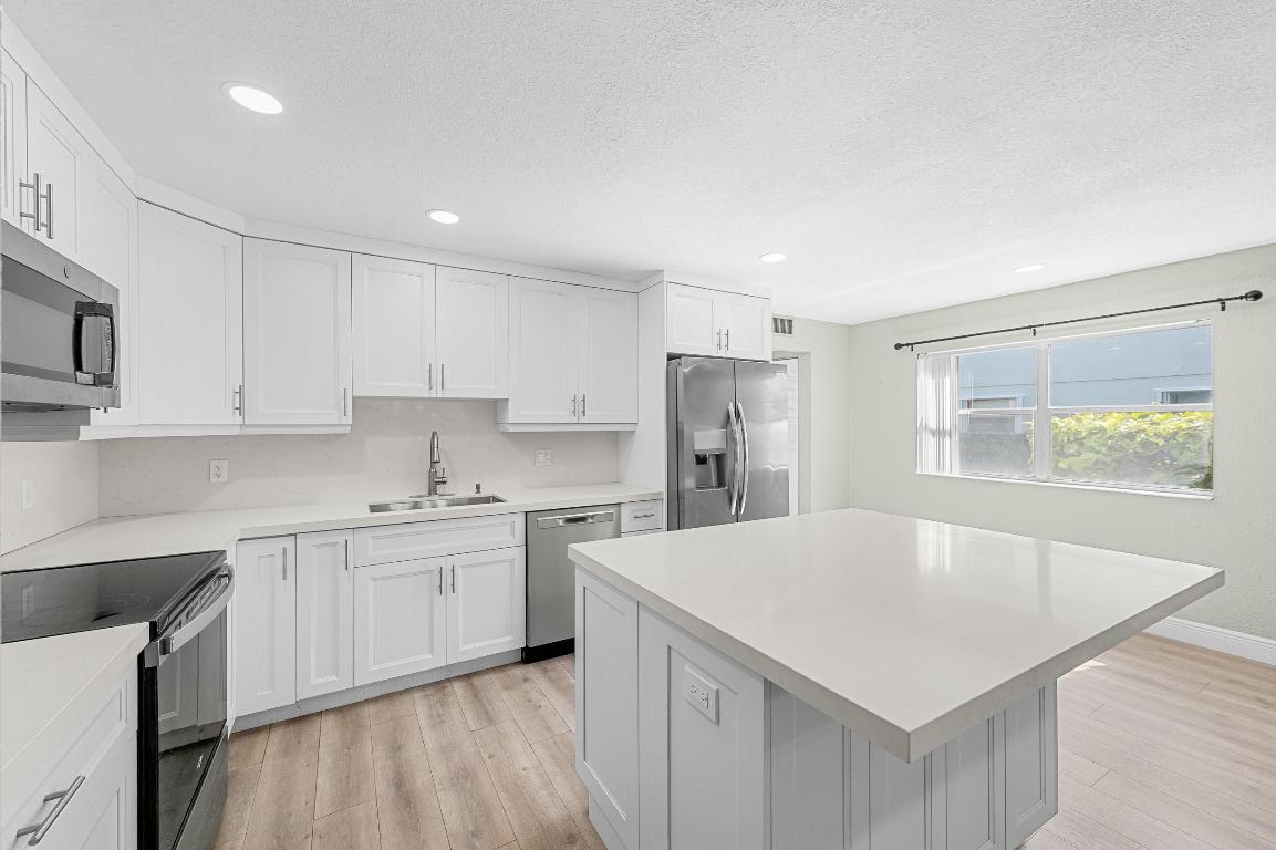 KINGS POINT - Residential