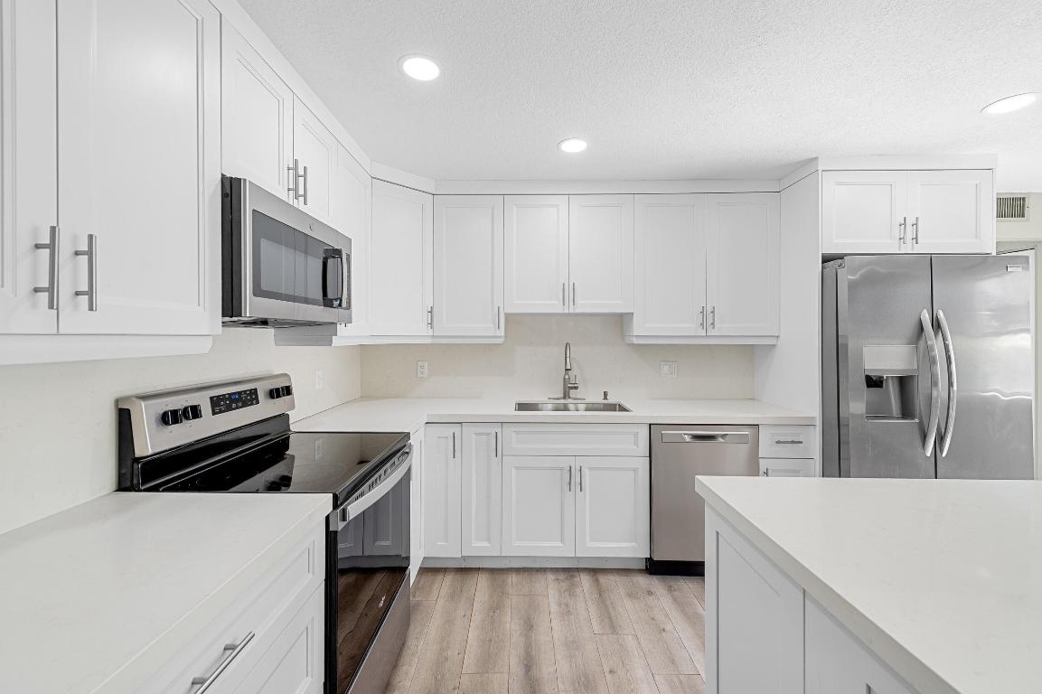 KINGS POINT - Residential