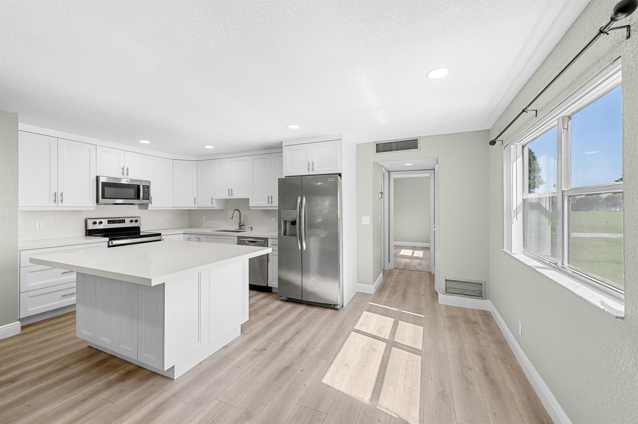 KINGS POINT - Residential