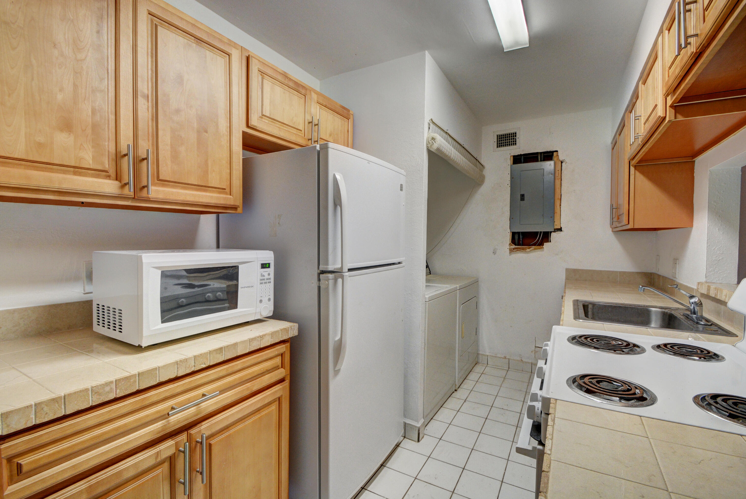 ARBOR KEYS CONDO - Residential