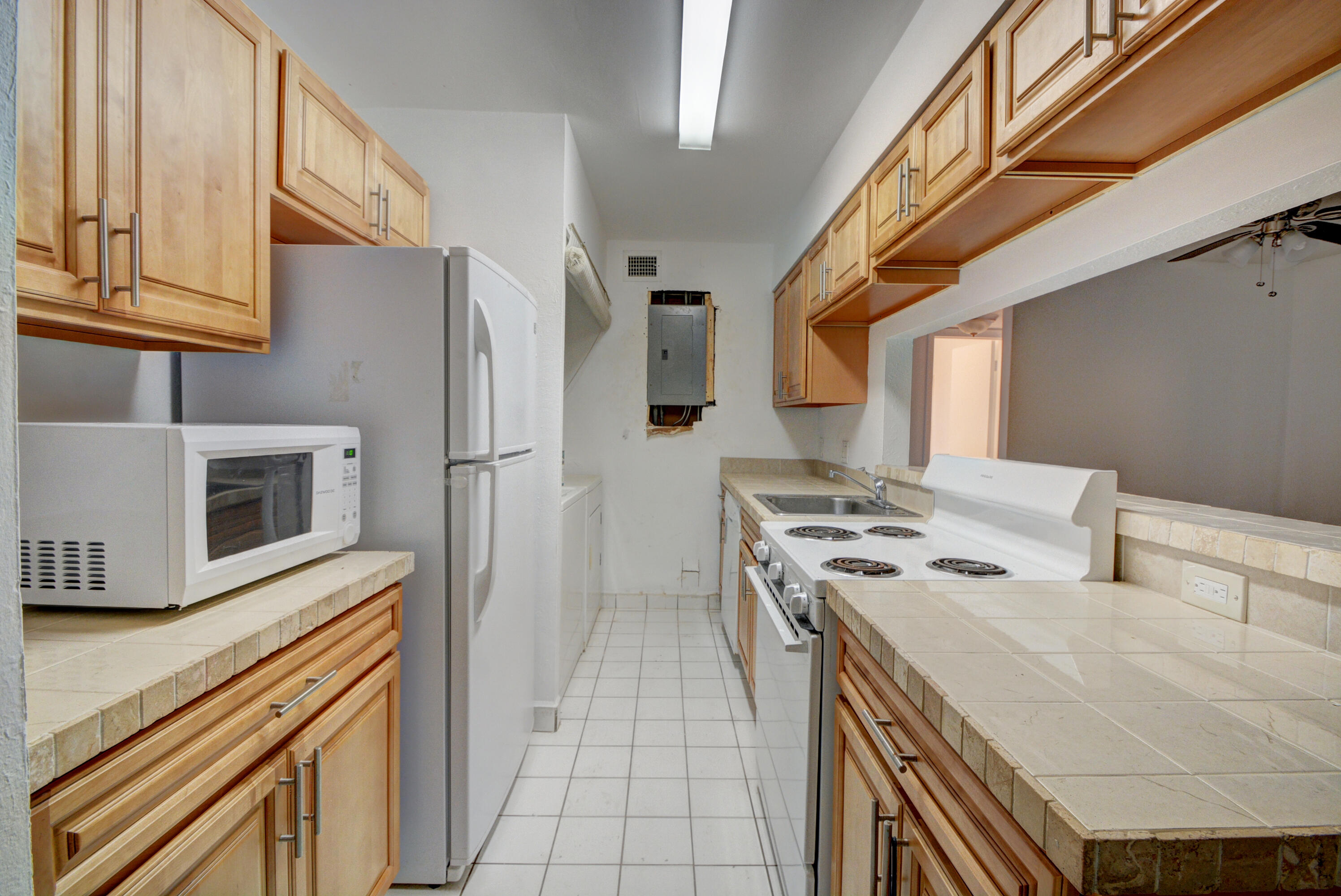 ARBOR KEYS CONDO - Residential