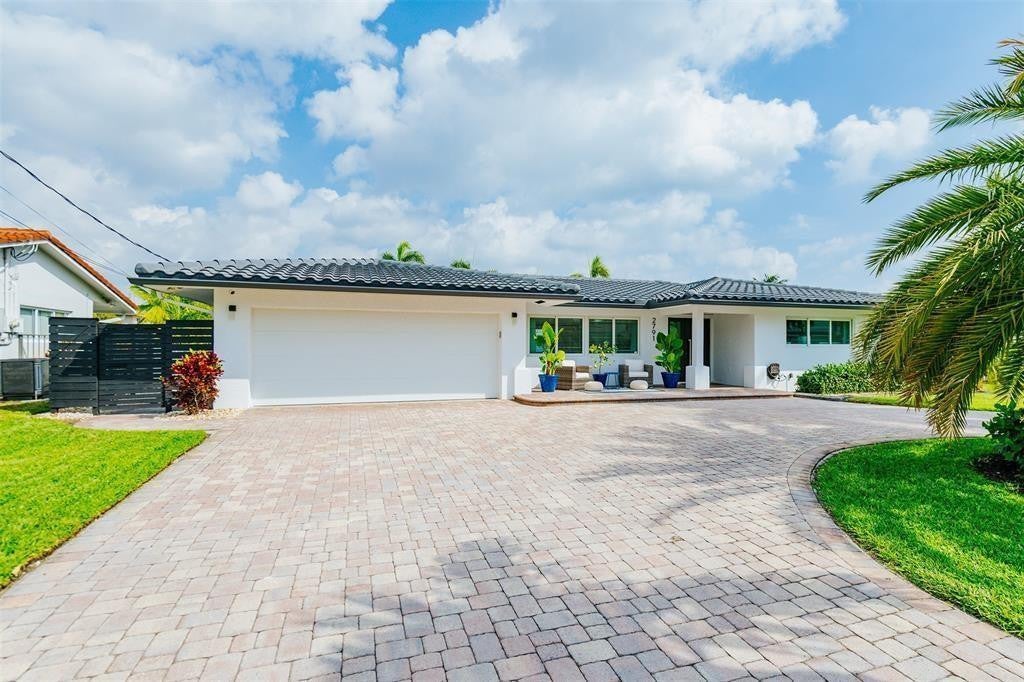 2791 NE 9TH Court